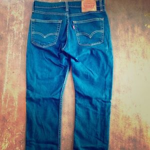 Levi's 511 men's size 31x32 blue denim jeans.